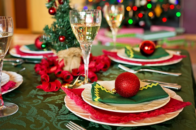Healthy Holiday Meal Ideas from Healthy Diet Habits - Christmas Table