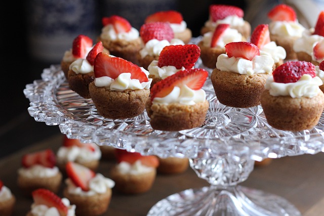 Cupcakes with whipped creme and strawberries

Tips on Thoughts and Eating by Healthy Diet Habits