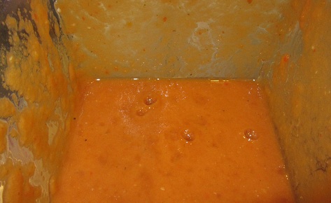 Blending veggie soup